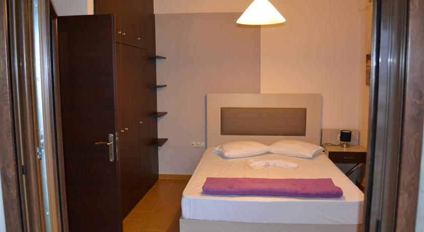 Αmalia Lux Villas Vrasná Екстериор снимка