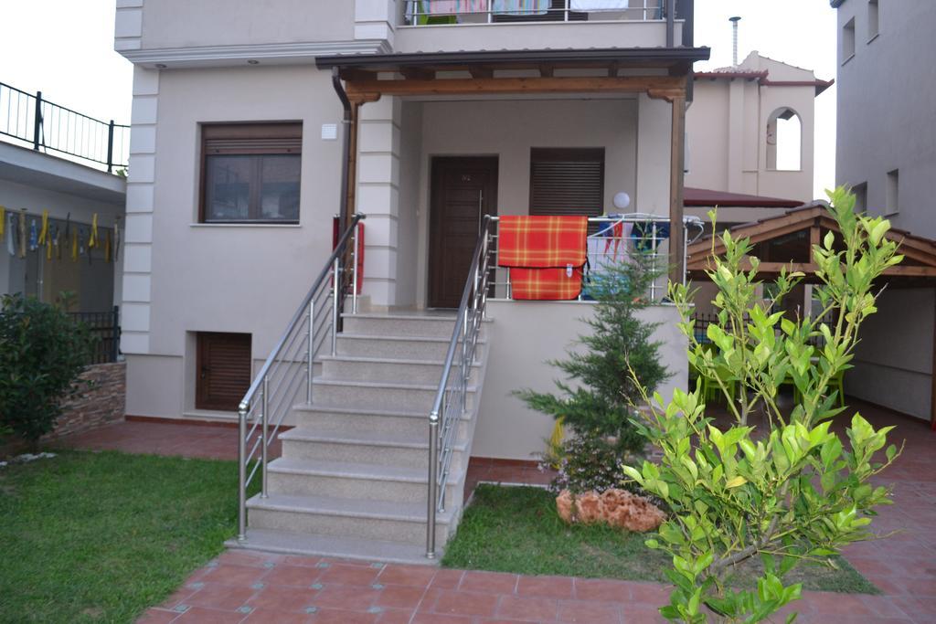 Αmalia Lux Villas Vrasná Екстериор снимка