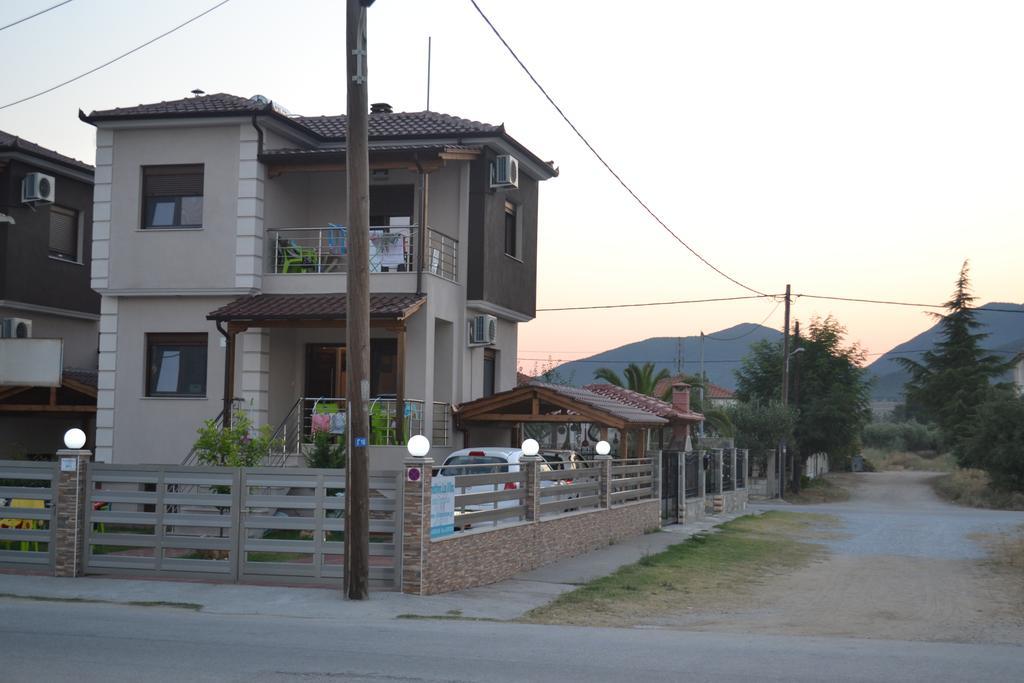 Αmalia Lux Villas Vrasná Екстериор снимка