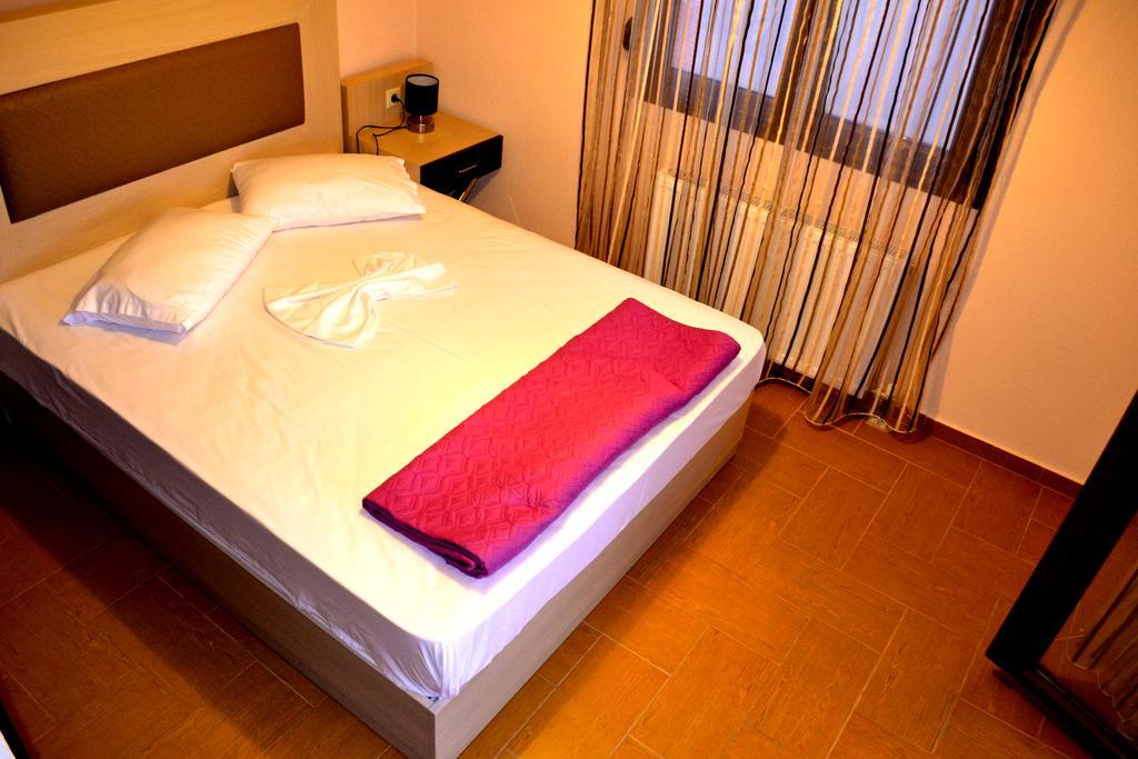 Αmalia Lux Villas Vrasná Стая снимка