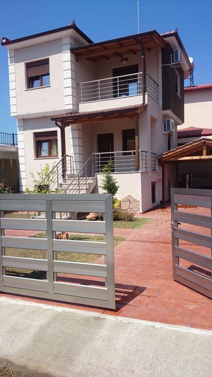 Αmalia Lux Villas Vrasná Екстериор снимка