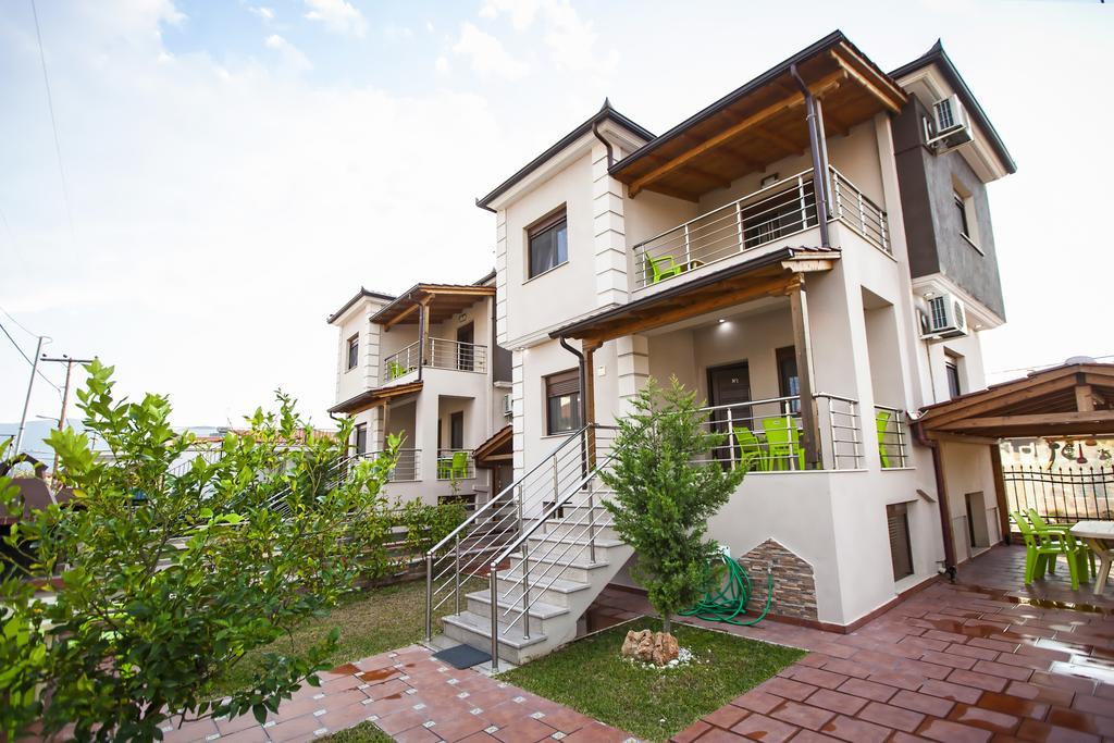 Αmalia Lux Villas Vrasná Екстериор снимка